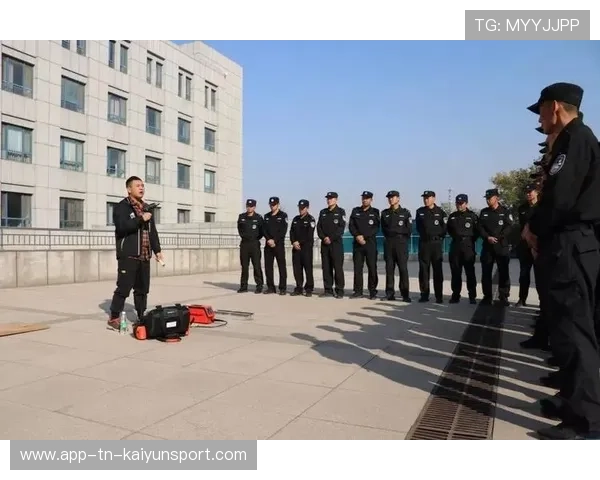 吉亚索夫的最新训练装备引发关注