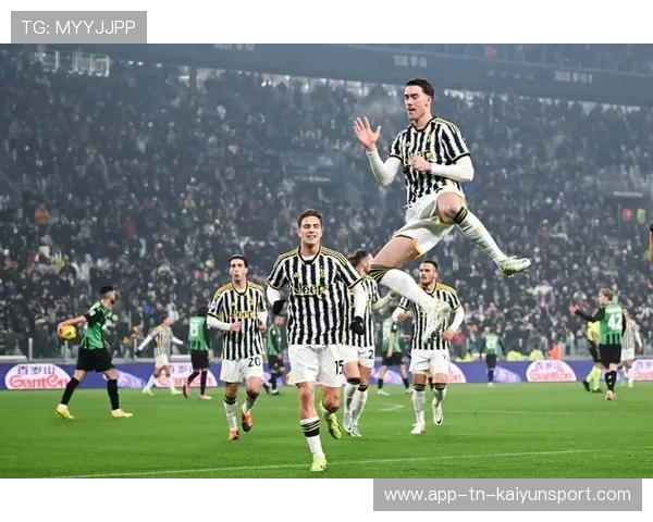 尤文中场长传找到身位，头球补射入网奠定胜局——一场关于力量与信念的软文